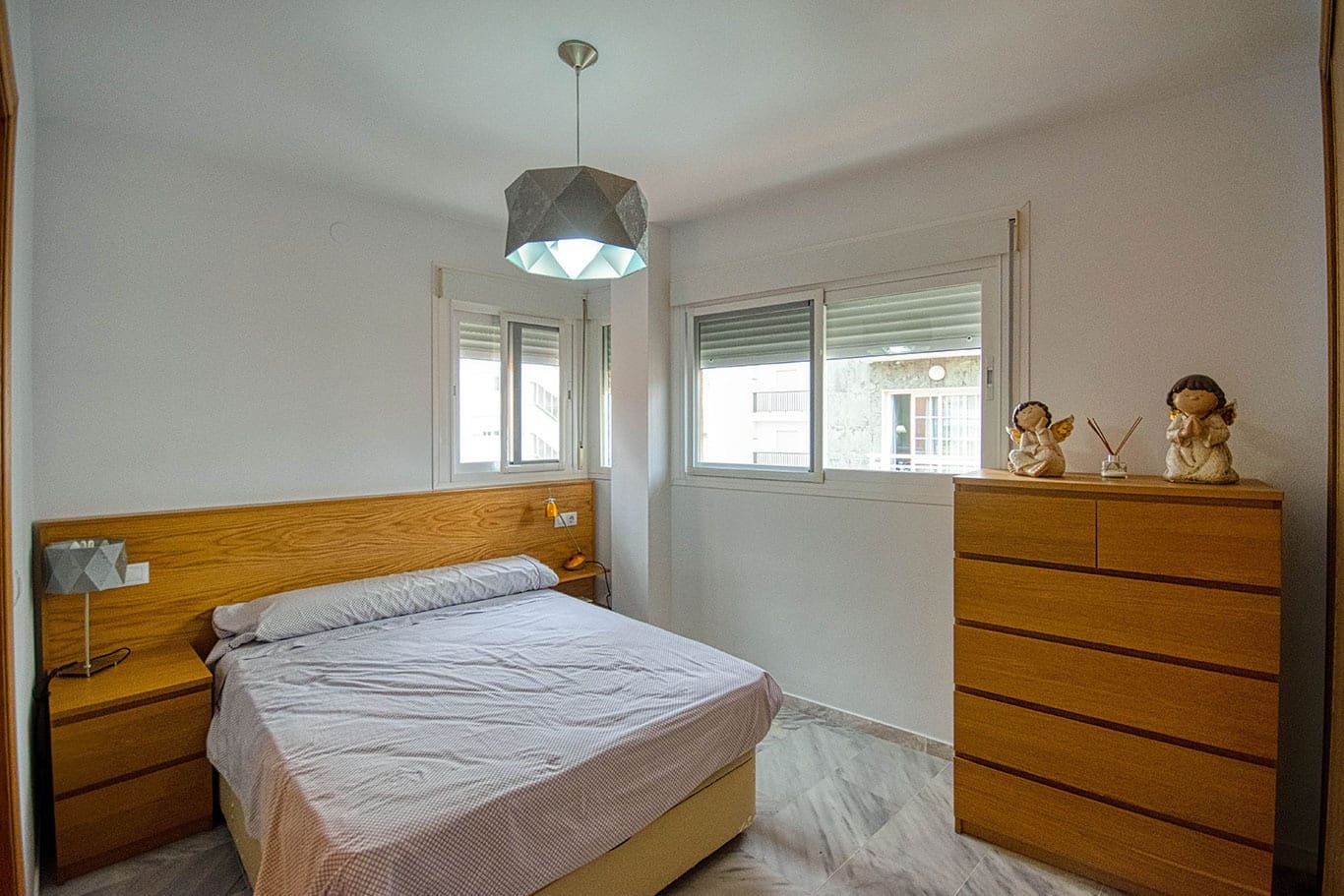 2 soveværelse Strandlejlighed til leje i Fuengirola - € 1.000 (Ref: 8115890)