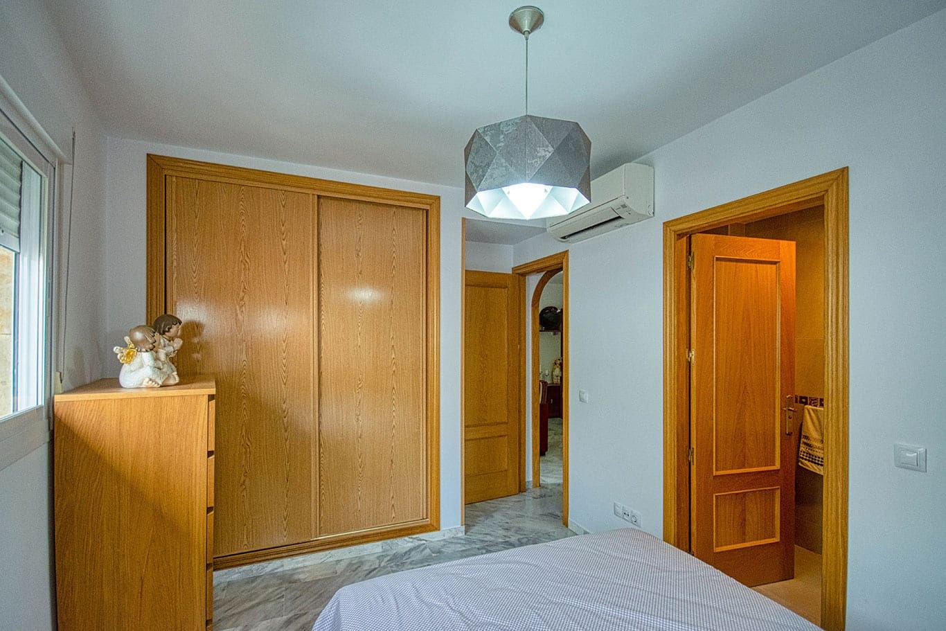 2 soveværelse Strandlejlighed til leje i Fuengirola - € 1.000 (Ref: 8115890)