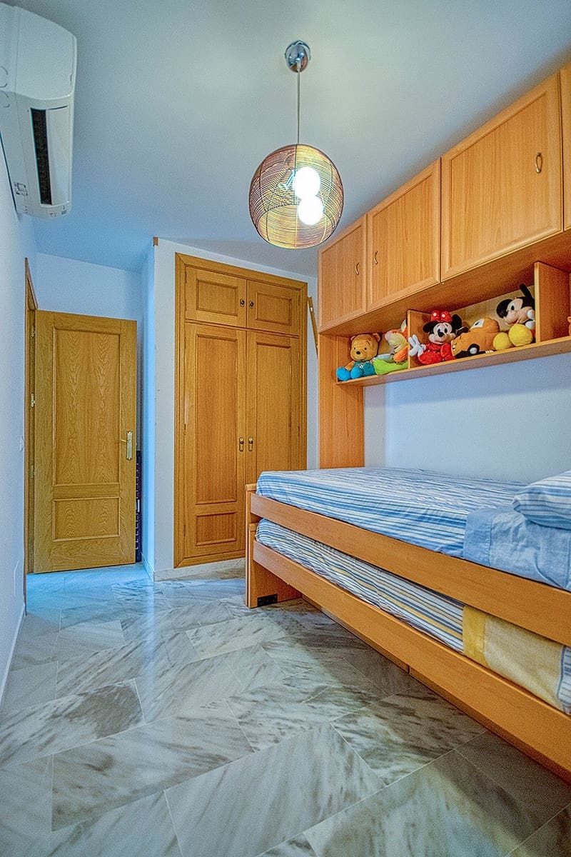 2 soveværelse Strandlejlighed til leje i Fuengirola - € 1.000 (Ref: 8115890)