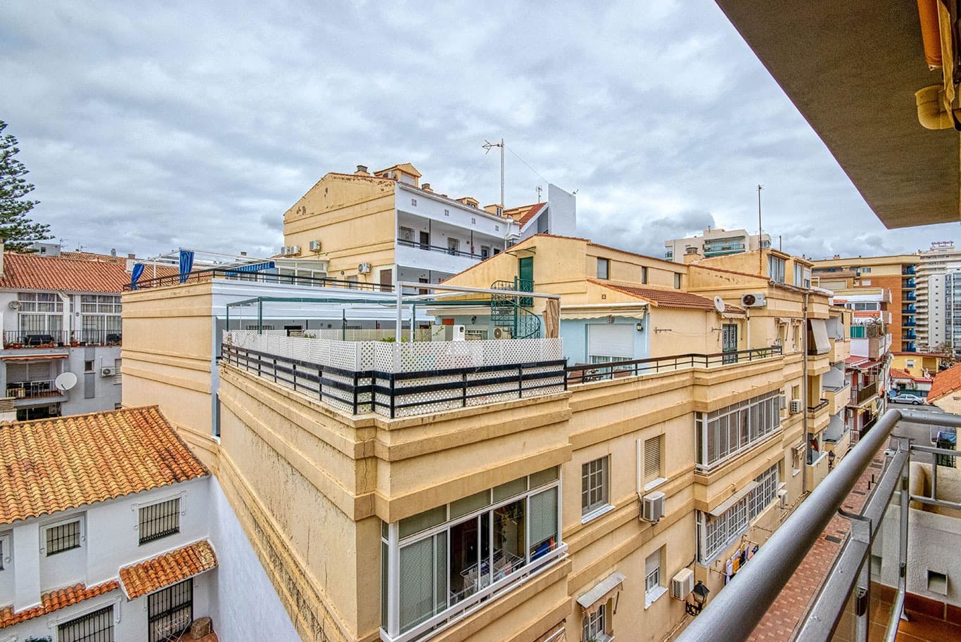 2 bedroom Beach Apartment for rent in Fuengirola - € 1,000 (Ref: 8115905)