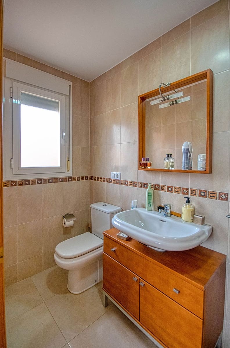 2 bedroom Beach Apartment for rent in Fuengirola - € 1,000 (Ref: 8115905)