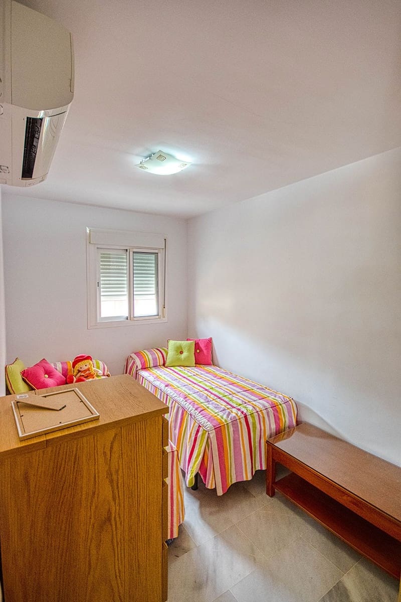 2 bedroom Beach Apartment for rent in Fuengirola - € 1,000 (Ref: 8115905)