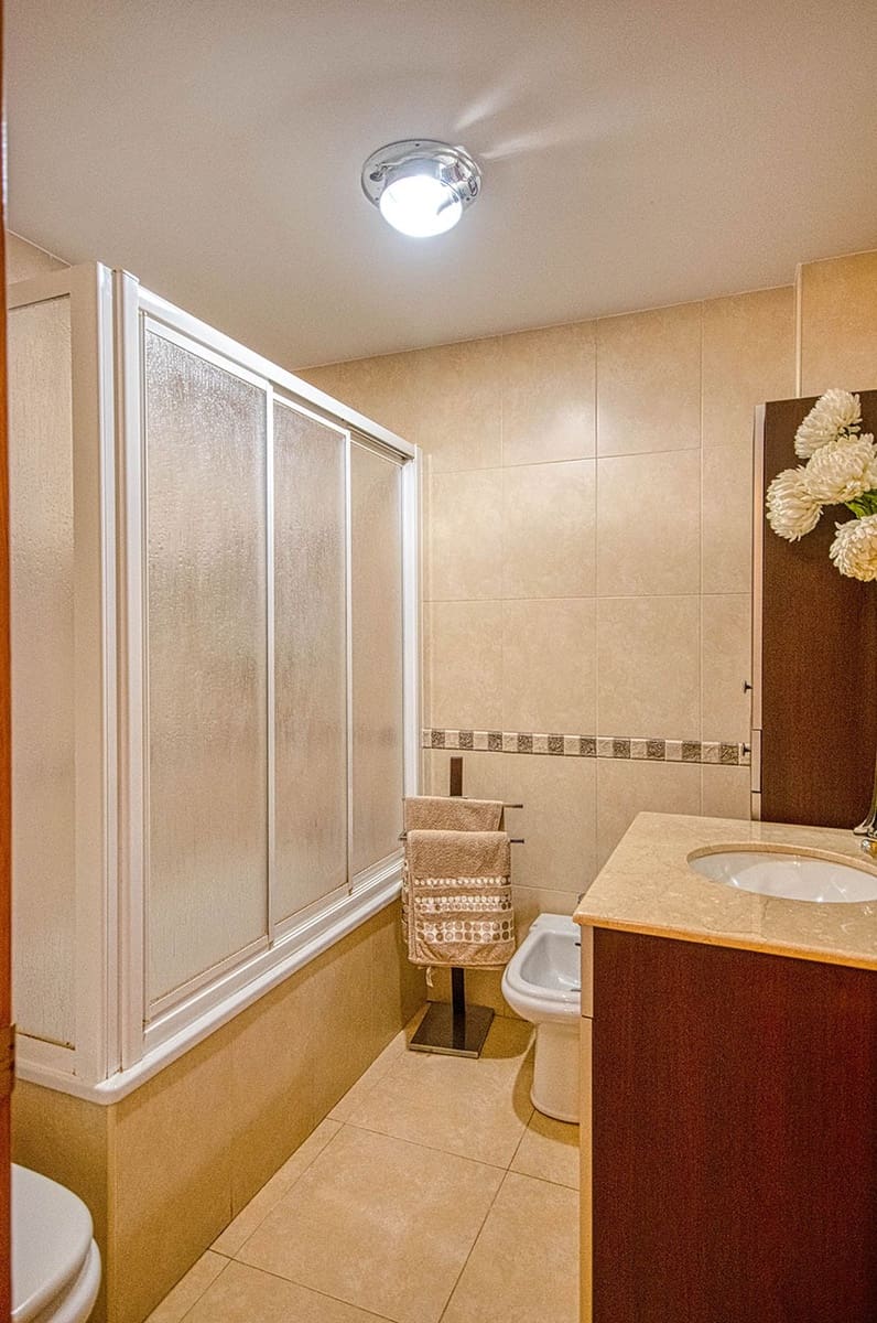 2 bedroom Beach Apartment for rent in Fuengirola - € 1,000 (Ref: 8115905)