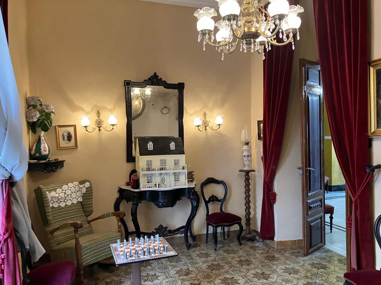 6 soveværelse Byhus til salg i Rute med garage - € 295.000 (Ref: 8520849)