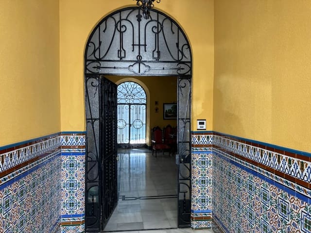 6 soveværelse Byhus til salg i Rute med garage - € 295.000 (Ref: 8520849)