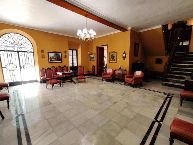 6 soveværelse Byhus til salg i Rute med garage - € 295.000 (Ref: 8520849)