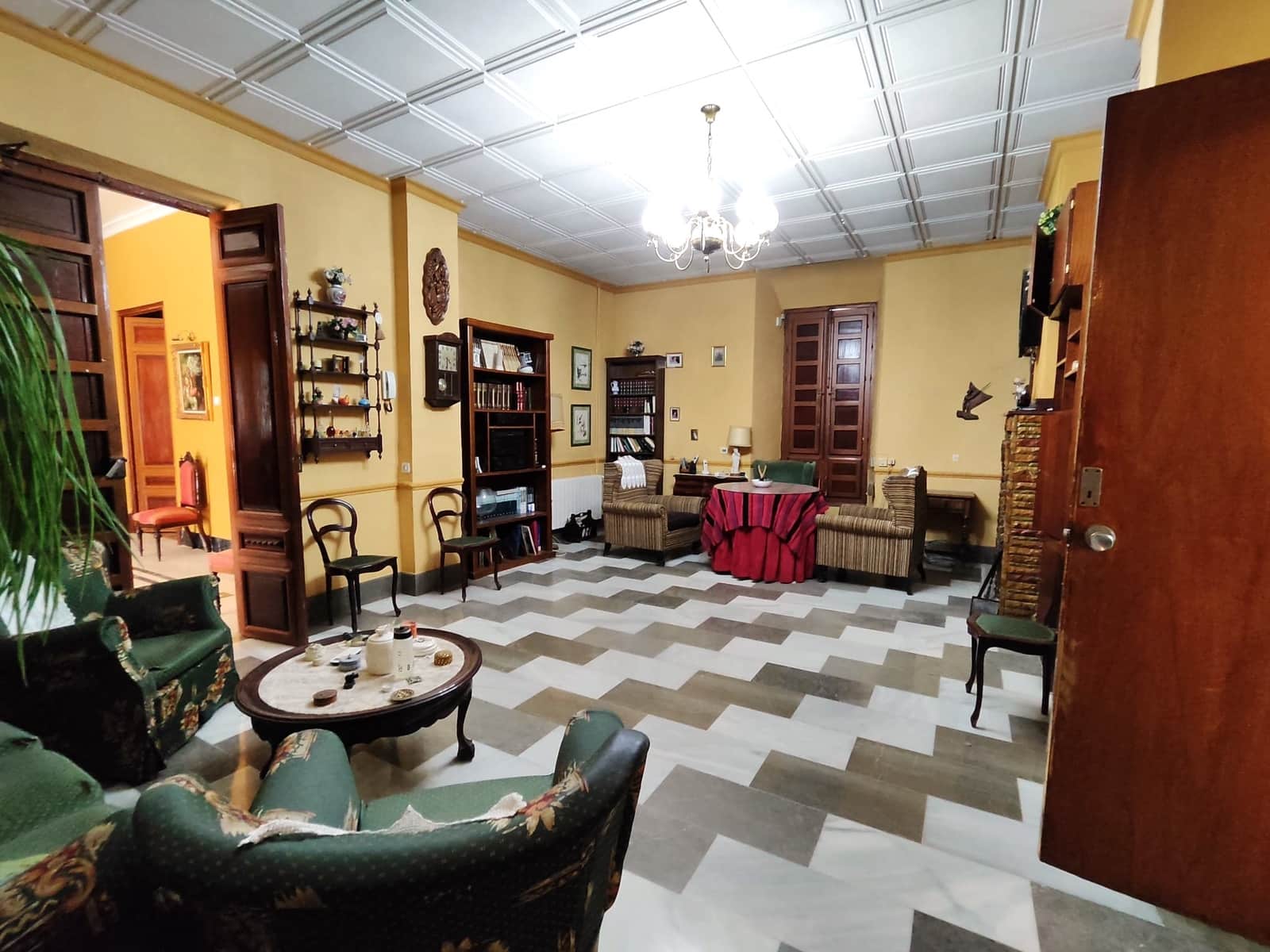 6 soveværelse Byhus til salg i Rute med garage - € 295.000 (Ref: 8520849)