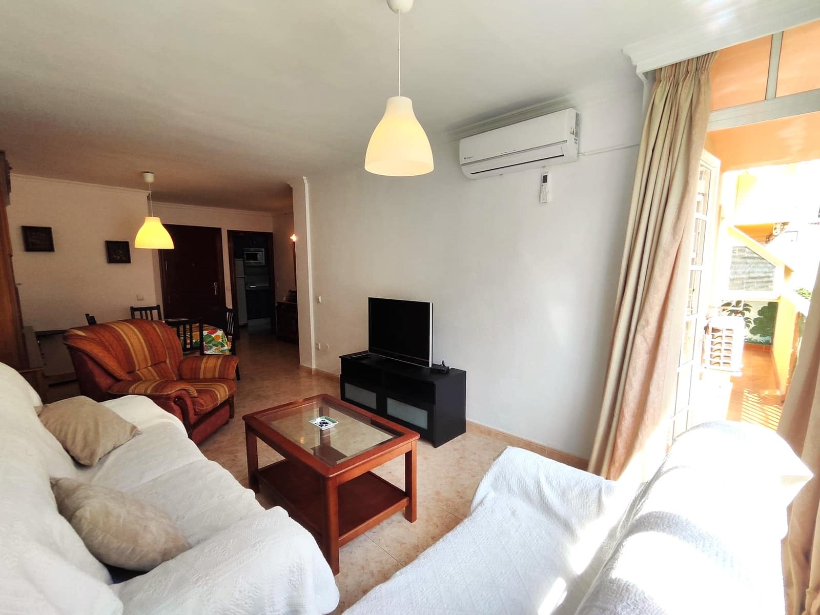 3 soveværelse Lejlighed til leje i Fuengirola - € 1.000 (Ref: 8533523)