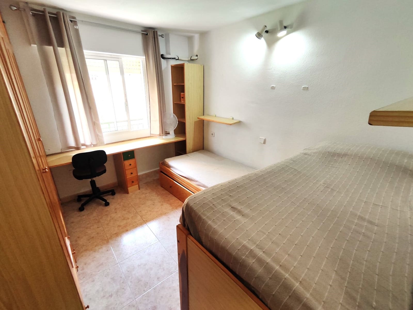 3 soveværelse Lejlighed til leje i Fuengirola - € 1.000 (Ref: 8533523)