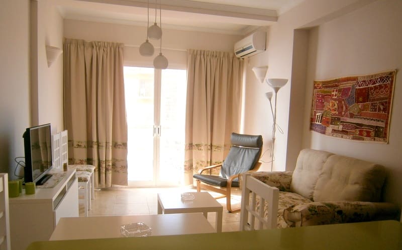 2 soveværelse Strandlejlighed til leje i Fuengirola med garage - € 1.270 (Ref: 8740846)