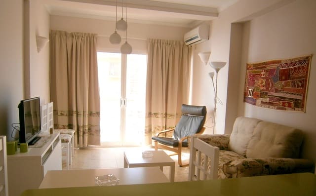 2 bedroom Beach Apartment for rent in Fuengirola with garage - € 1,270 (Ref: 8740846)