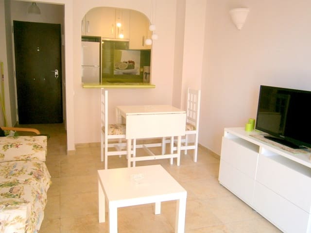 2 bedroom Beach Apartment for rent in Fuengirola with garage - € 1,270 (Ref: 8740846)