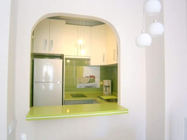 2 bedroom Beach Apartment for rent in Fuengirola with garage - € 1,270 (Ref: 8740846)