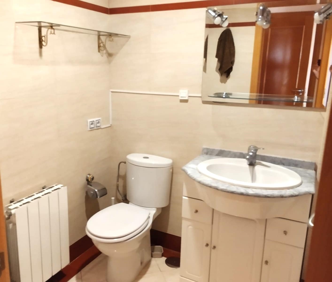 3 soveværelse Byhus til salg i Granada by med swimmingpool garage - € 380.000 (Ref: 9004430)