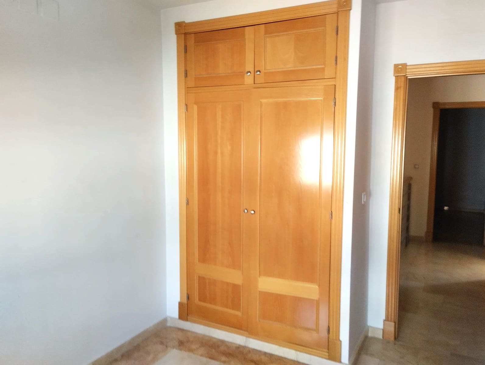 3 soveværelse Byhus til salg i Granada by med swimmingpool garage - € 380.000 (Ref: 9004430)