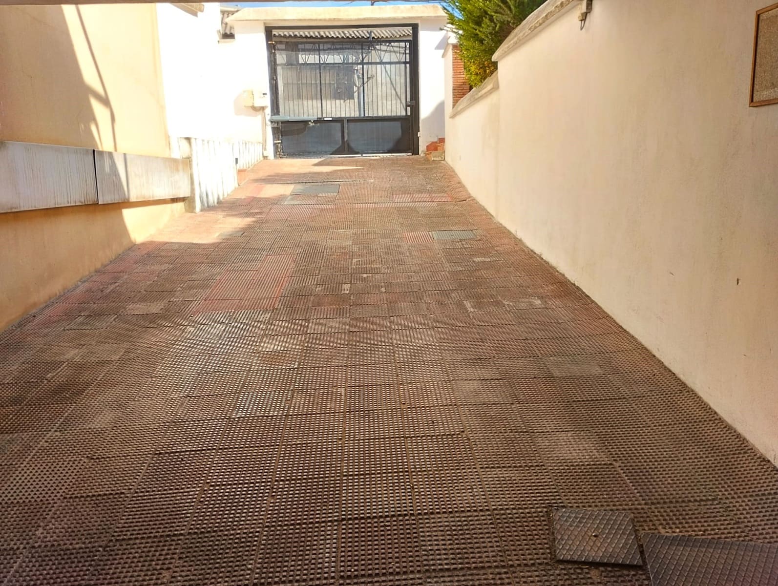 3 soveværelse Byhus til salg i Granada by med swimmingpool garage - € 380.000 (Ref: 9004430)