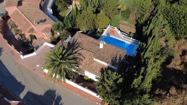 4 slaapkamer Villa te koop in Cerros del Águila, Mijas met zwembad garage - € 649.000 (Ref: 9168230)