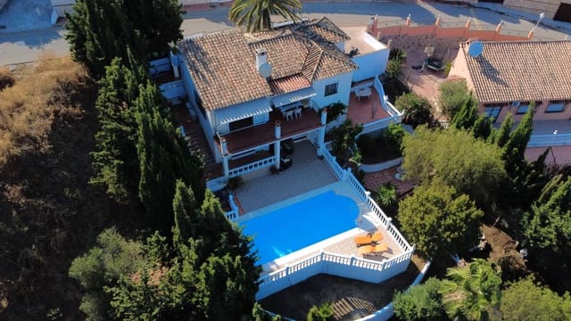 4 slaapkamer Villa te koop in Cerros del Águila, Mijas met zwembad garage - € 649.000 (Ref: 9168230)