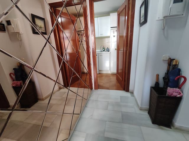 2 bedroom Beach Apartment for rent in Fuengirola - € 1,350 (Ref: 9195187)