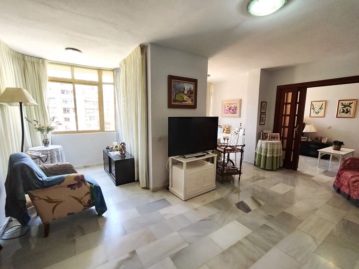 2 soverom Strandleiligheter til leie i Fuengirola - € 1 350 (Ref: 9195187)