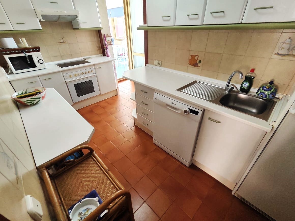 2 soverom Strandleiligheter til leie i Fuengirola - € 1 350 (Ref: 9195187)