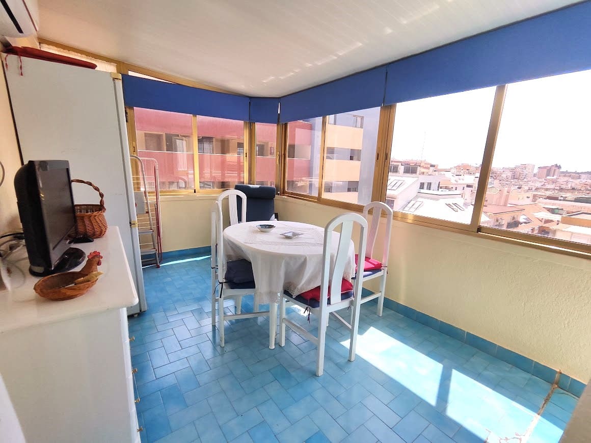 2 soverom Strandleiligheter til leie i Fuengirola - € 1 350 (Ref: 9195187)