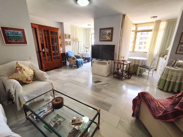 2 bedroom Beach Apartment for rent in Fuengirola - € 1,350 (Ref: 9195187)