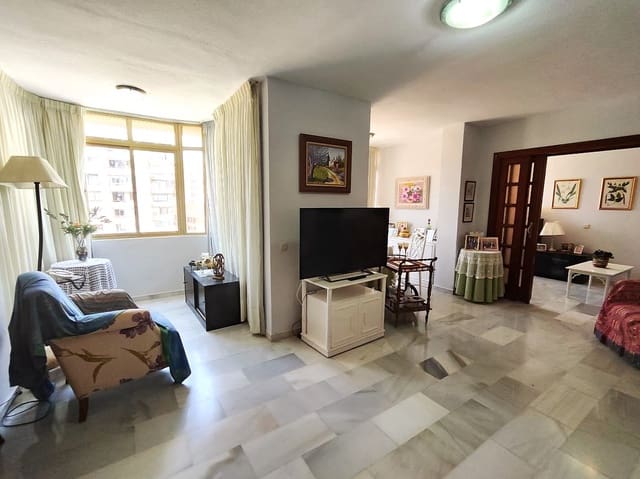 2 bedroom Beach Apartment for rent in Fuengirola - € 1,350 (Ref: 9195187)
