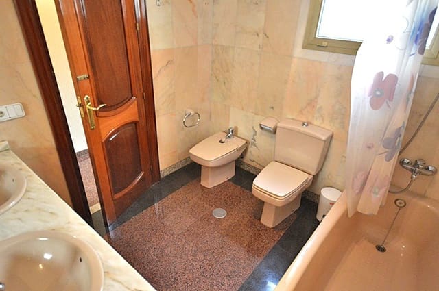 6 soveværelse Lejlighed til leje i Fuengirola - € 2.500 (Ref: 9219616)