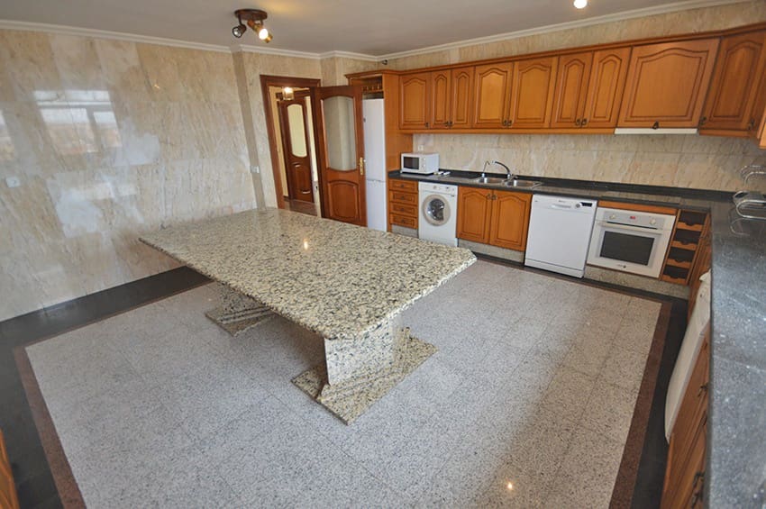 6 soveværelse Lejlighed til leje i Fuengirola - € 2.500 (Ref: 9219616)