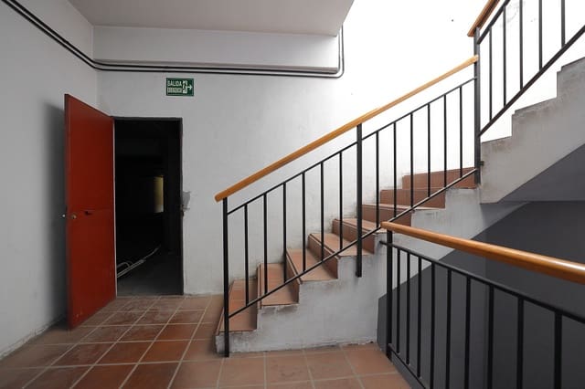 Commercial for rent in Granada city - € 4,500 (Ref: 9271895)