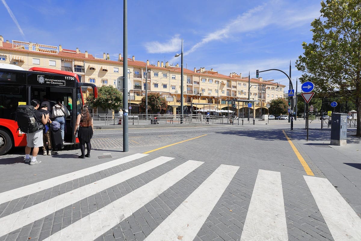 Kommersiell att hyra i Granada stad - 4 500 € (Ref: 9271895)