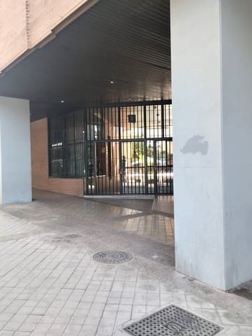 1 slaapkamer Appartement te huur in Granada stad - € 670 (Ref: 9271980)