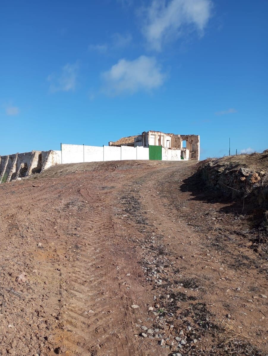 Finca/Herregård til salgs i Malaga by - € 1 800 000 (Ref: 9384980)