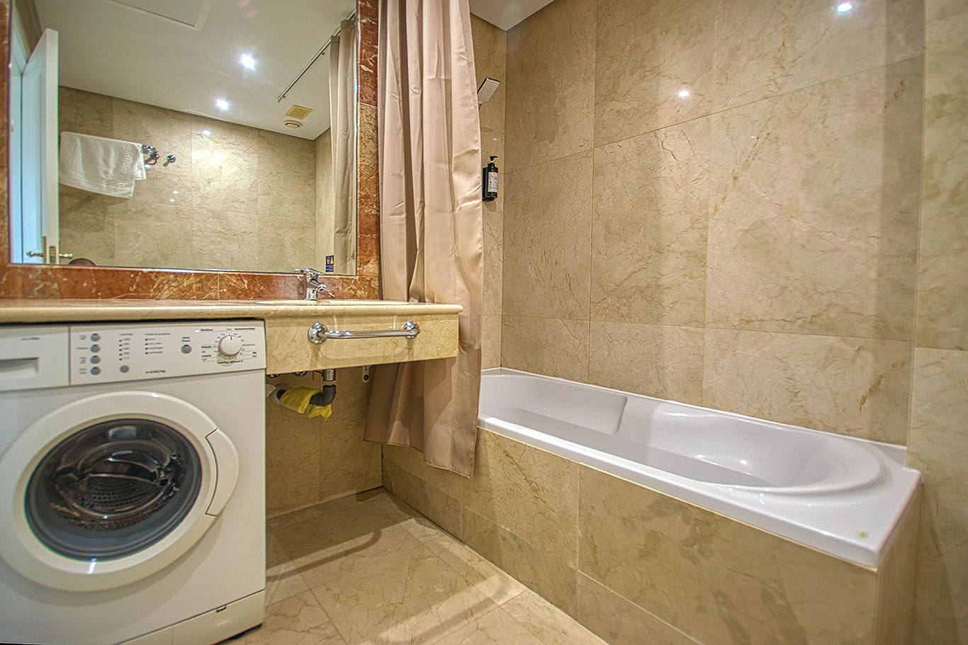 1 soveværelse Lejlighed til leje i Mijas Golf med swimmingpool - € 1.000 (Ref: 9398029)