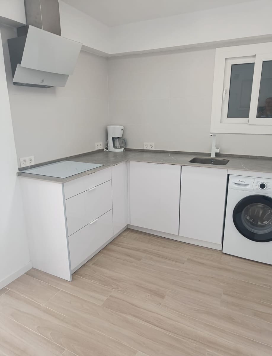 3 bedroom Apartment for rent in Fuengirola with pool garage - € 1,750 (Ref: 9488644)