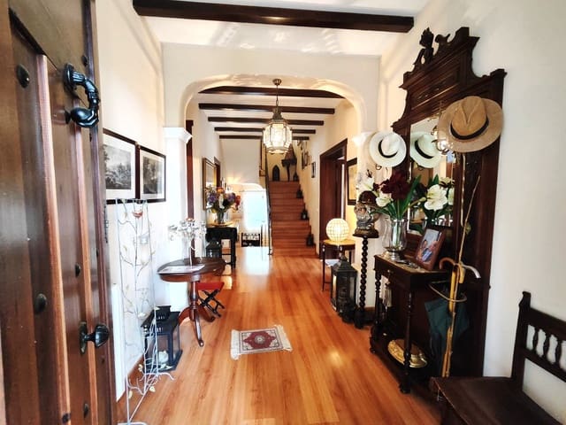 6 sovrum Finca/Hus på landet till salu i Zambra, Rute med pool garage - 995 000 € (Ref: 9516460)