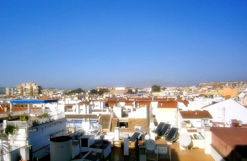 2 soveværelse Strandlejlighed til leje i Fuengirola - € 1.600 (Ref: 9526035)