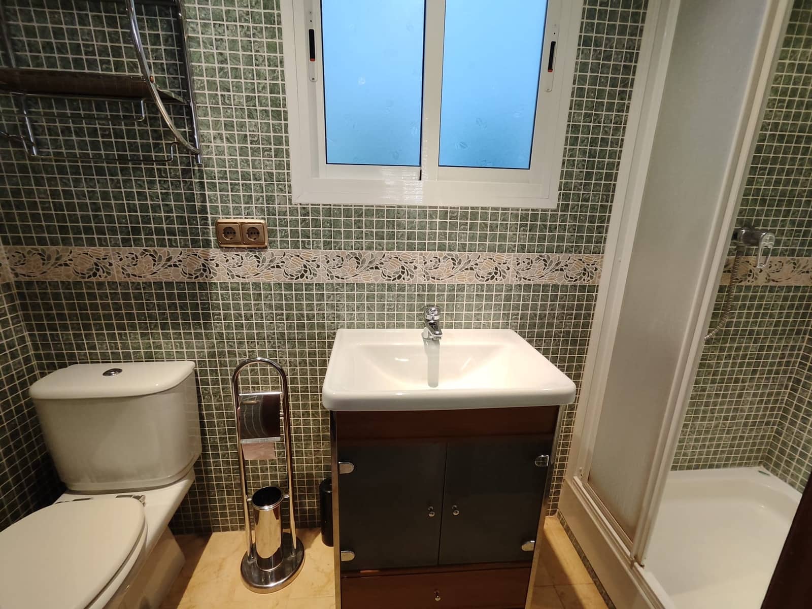 2 soveværelse Strandlejlighed til leje i Fuengirola - € 1.600 (Ref: 9526035)