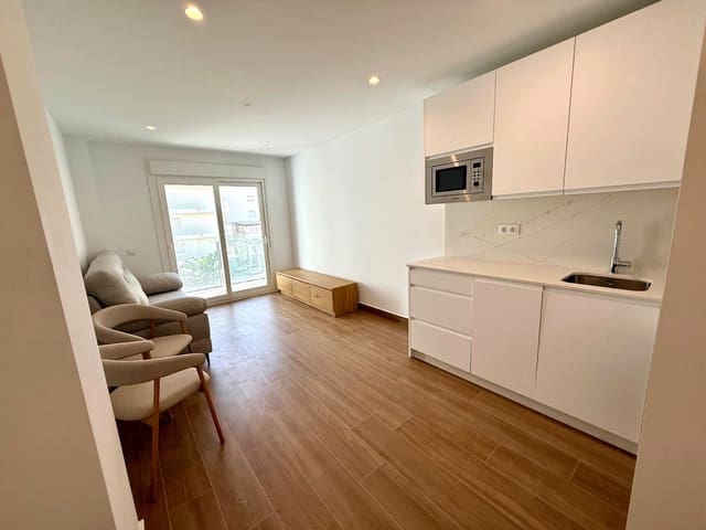 1 bedroom Apartment for rent in Fuengirola - € 1,200 (Ref: 9636234)