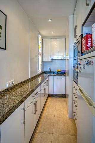 1 soverom Strandleiligheter til leie i Zona Puerto Deportivo, Fuengirola med svømmebasseng - € 950 (Ref: 9719384)