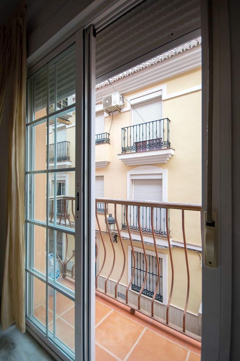 2 bedroom Apartment for rent in Fuengirola - € 1,100 (Ref: 9735003)