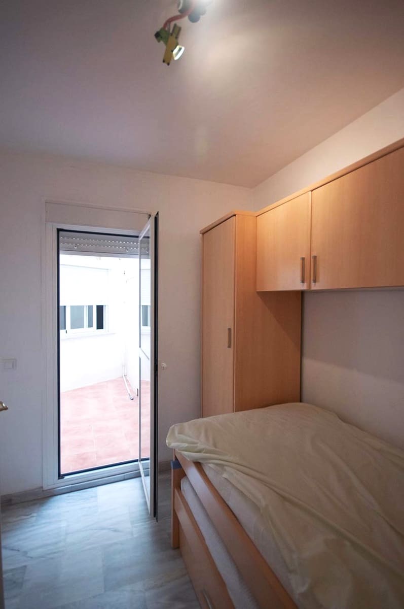 2 bedroom Apartment for rent in Fuengirola - € 1,100 (Ref: 9735003)