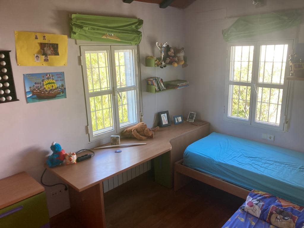 4 bedroom Finca/Country House for sale in Zambra with pool garage - € 220,000 (Ref: 9826131)