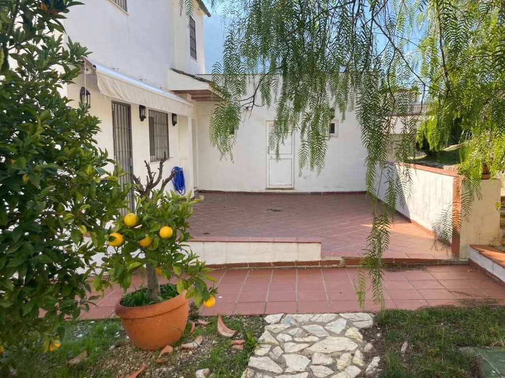 4 bedroom Finca/Country House for sale in Zambra with pool garage - € 220,000 (Ref: 9826131)