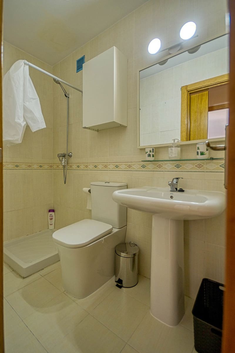 2 bedroom Beach Apartment for rent in Fuengirola - € 1,300 (Ref: 9863898)