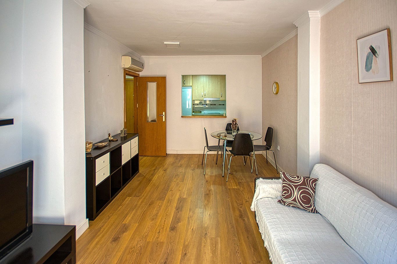 2 bedroom Beach Apartment for rent in Fuengirola - € 1,300 (Ref: 9863898)