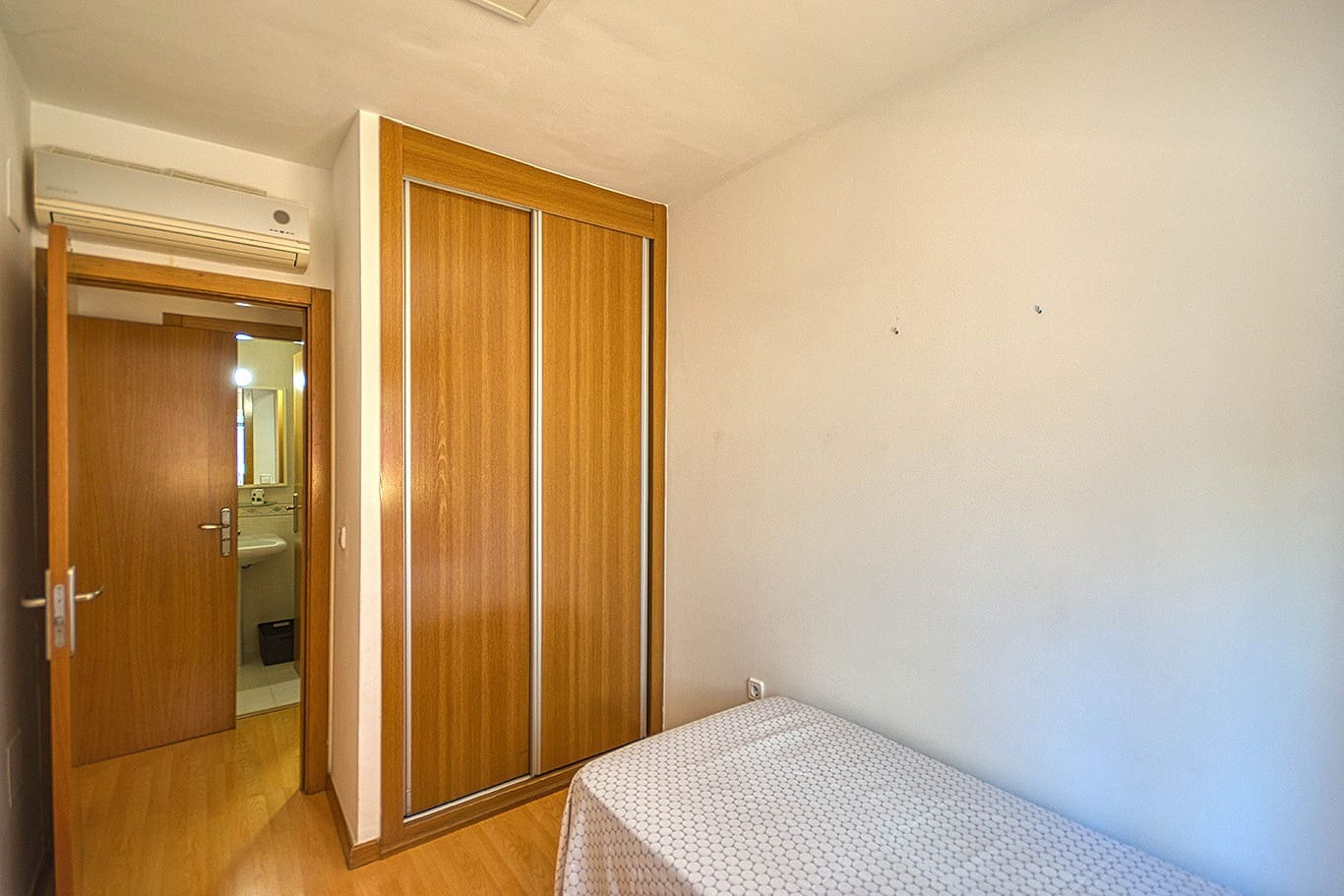 2 bedroom Beach Apartment for rent in Fuengirola - € 1,300 (Ref: 9863898)