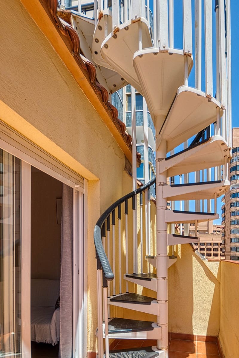 2 bedroom Beach Apartment for rent in Fuengirola - € 1,300 (Ref: 9863898)