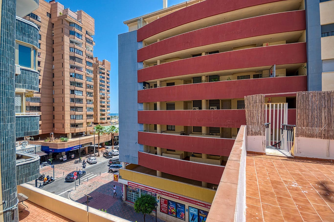 2 bedroom Beach Apartment for rent in Fuengirola - € 1,300 (Ref: 9863898)